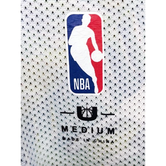 Chicago Bulls NBA Women’s Medium Tropical Floral Mesh Short Sleeve Logo Shirt - Picture 3 of 3